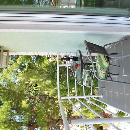 Guest house Smokvica 3*