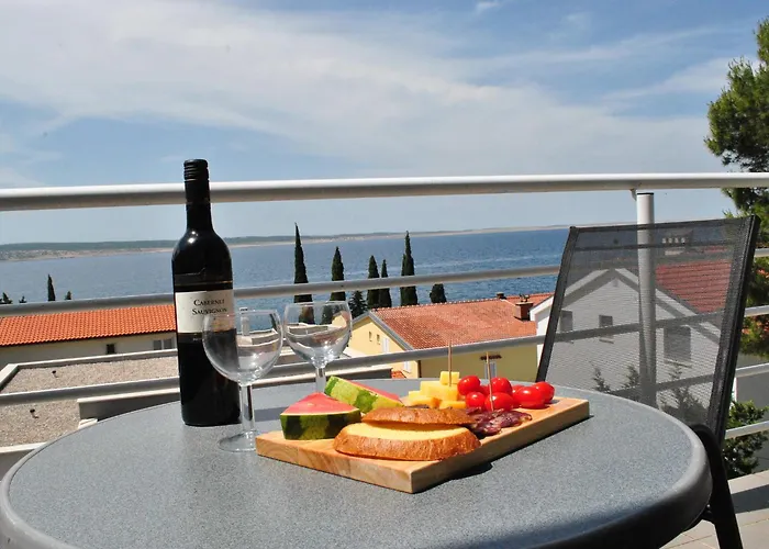 Smokvica 3* Starigrad Paklenica