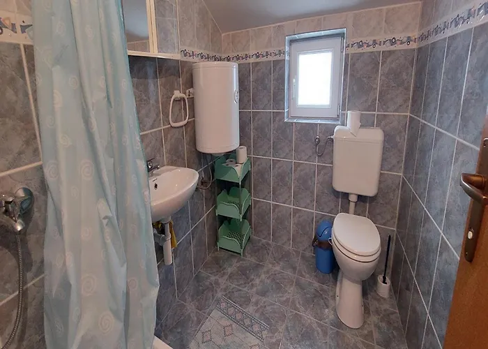 Smokvica 3* Starigrad Paklenica